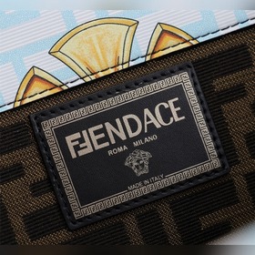 Средняя сумка FENDI Sunshine Кожа с принтом Versace by Fendi. эти