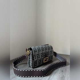 Новая ограниченная серия FENDI Baguette «Багет» — это классическа