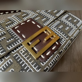 Новая ограниченная серия FENDI Baguette «Багет» — это классическа