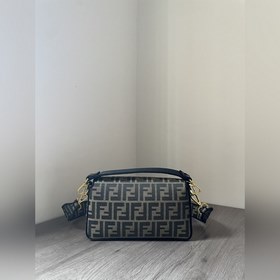 FENDI Средний размер Новая сумка Baguette из импортного денир-дж