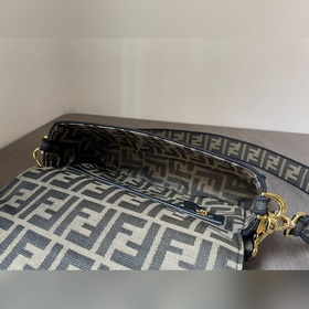 FENDI Средний размер Новая сумка Baguette из импортного денир-дж