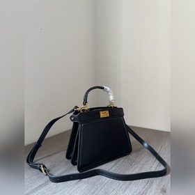 FENDI Peekalboo Petitef. Серия Macaron В популярной серии Peekabo