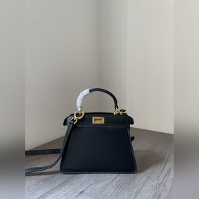 FENDI Peekalboo Petitef. Серия Macaron В популярной серии Peekabo