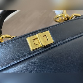 FENDI Peekalboo Petitef. Серия Macaron В популярной серии Peekabo