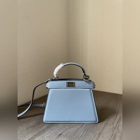 FENDI Peekalboo Petitef. Серия Macaron В популярной серии Peekabo