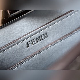 FENDI Peekalboo Petitef. Серия Macaron В популярной серии Peekabo