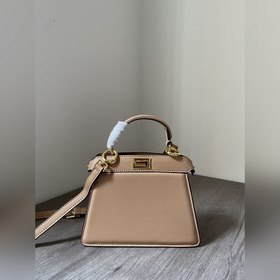 FENDI Peekalboo Petitef. Серия Macaron В популярной серии Peekabo