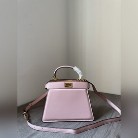 FENDI Peekalboo Petitef. Серия Macaron В популярной серии Peekabo