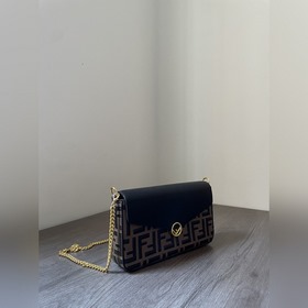 FENDI Новый комплект из трех предметов： маленький кошелек, мален