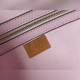 FENDI Новейшая ограниченная серия Baguette «Багет» — это классич