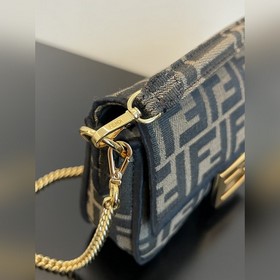 FENDI Маленькая сумка через плечо Новейшая сумка Baguette с логот