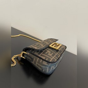 FENDI Маленькая сумка через плечо Новейшая сумка Baguette с логот