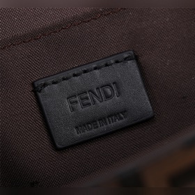 FENDI Трехфункциональная сумка через плечо с цепочкой Эта многофу