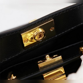 FENDI Micor с полностью стальной отделкой и ручкой представляет с