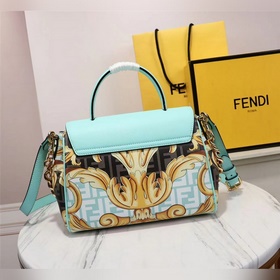 Versace и Fendi представляют совместную коллекцию века, серию Med