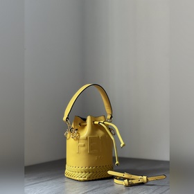 FENDI Mon Tresor маленькая сумка-бакет С вышитым рельефным узоро