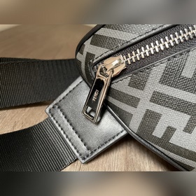 FENDI Ретро кожаная сумка на пояс двойным F-логом, размер 30*8*17