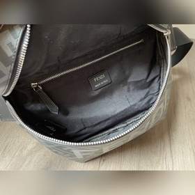 FENDI Ретро кожаная сумка на пояс двойным F-логом, размер 30*8*17
