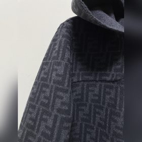 Fendi, серый двусторонний пальто, детали