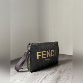 FENDI Маленький монстр 533 Итальянская кожа с металлическими глаз