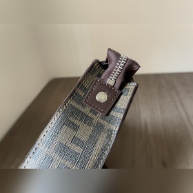 FENDI Маленький монстр 533 Итальянская кожа с металлическими глаз