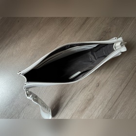 FENDI Маленький монстр 533 Итальянская кожа с металлическими глаз