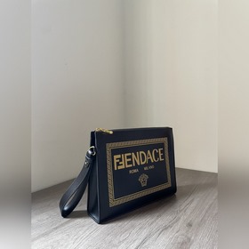 FENDI Маленький монстр 533 Итальянская кожа с металлическими глаз