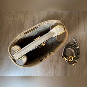 FENDI, сумка Peekaboo Small По бокам украшен классическим поворот
