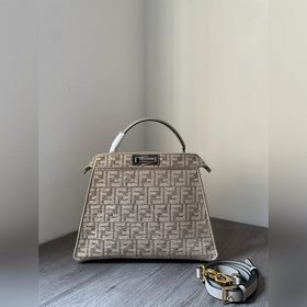 FENDI Большая сумка Peekaboo с классическими поворотными замками