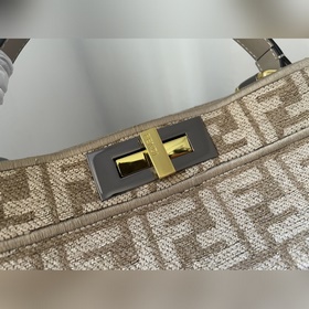 FENDI Большая сумка Peekaboo с классическими поворотными замками