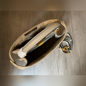 FENDI Большая сумка Peekaboo с классическими поворотными замками