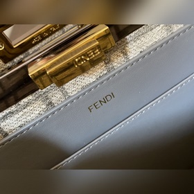 FENDI, большая сумка Peekaboo, с классическими поворотными замкам