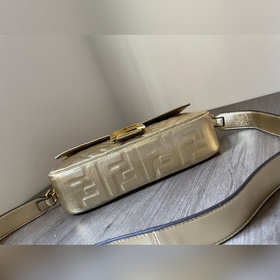 FENDI Кожа ягненка высшего качества. Новая ограниченная серия Ba