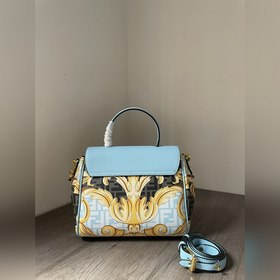 Совместная коллекция FENDI Серия сумок Versace by Fendi Культова