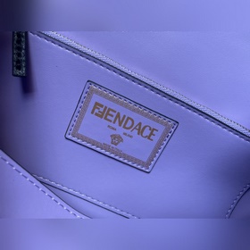 Совместная коллекция FENDI Серия сумок Versace by Fendi Культова