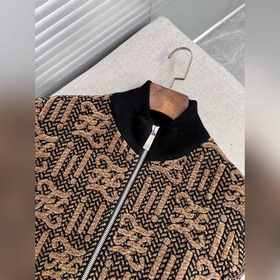 Fendi/Fendi Мужская осенне-зимняя новинка. Свитере с воротником-б