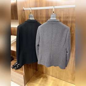 FENDI – это ультрамягкий и удобный костюм из смешанной шерсти с н