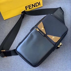 Одноплечевая сумка FENDI Средняя перегородка, карман на молнии сп