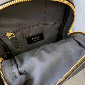 Одноплечевая сумка FENDI Средняя перегородка, карман на молнии сп