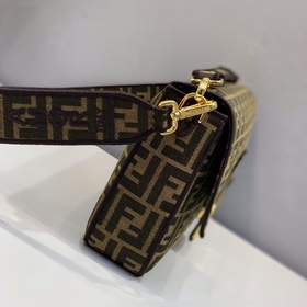 FENDI Большой размер 32 см Fendi Roma Amor серия с узором в стил