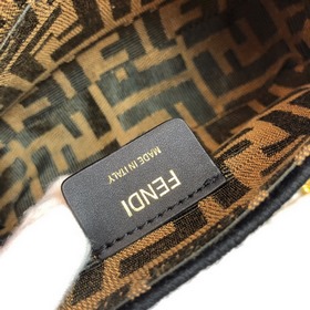 FENDI, маленькая, 19 см Новая модель сумки Baguette из импортного
