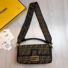 FENDI Средний размер 26 см Новая модель сумки Baguette из импортн