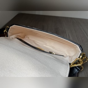 FENDI  Новейшая ограниченная серия Baguette «Багет» — это класси