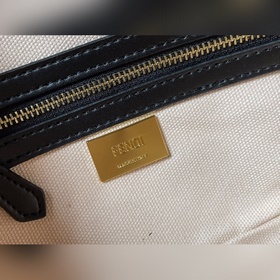 FENDI  Новейшая ограниченная серия Baguette «Багет» — это класси