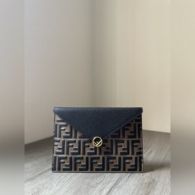 FENDI Новая сумка Изготовлена из импортной телячьей кожи, с изыс