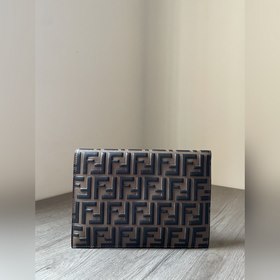 FENDI Новая сумка Изготовлена из импортной телячьей кожи, с изыс