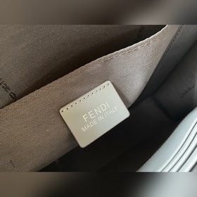 FENDI Увеличенная версия сумочки Little Monster 533 Итальянская 
