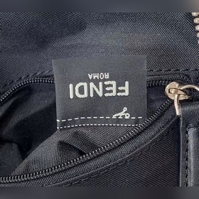 Одноплечевая сумка FENDI Средний раздел, карман на молнии спереди
