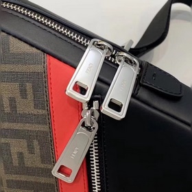 Одноплечевая сумка FENDI Средняя перегородка, передний карман на 