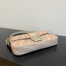 FENDI Осенняя и зимняя коллекция фланелевых изделий Baguette Bagu